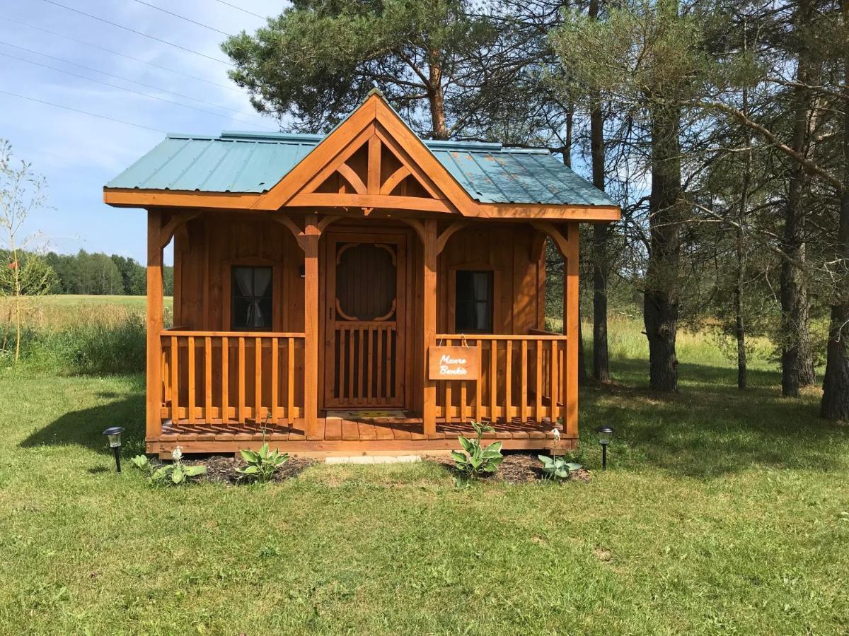 Dreamers Writing Farm, 3 Wooded Acres, Hepworth Campsite Sauble Beach