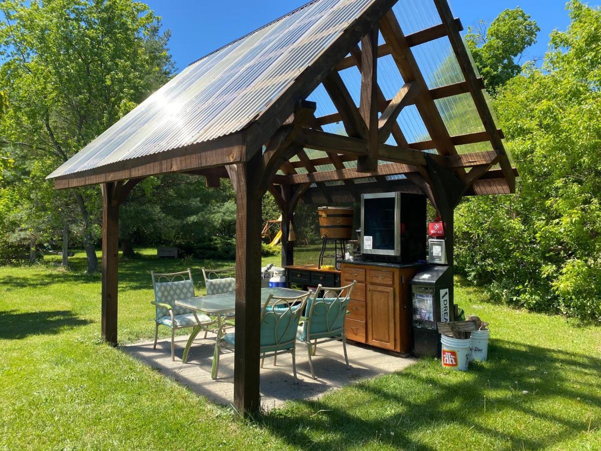 Campsite Dreamers Writing Farm, 3 Wooded Acres, Hepworth *